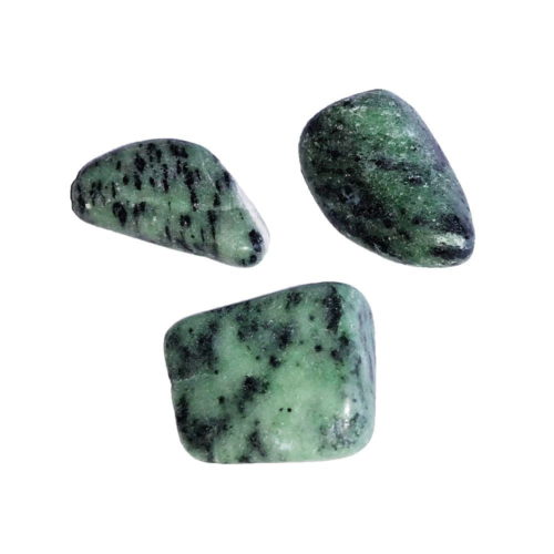 piedra rodada rubí sobre zoisita