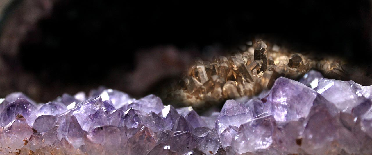 cuidado de la geoda de amatista o de cuarzo