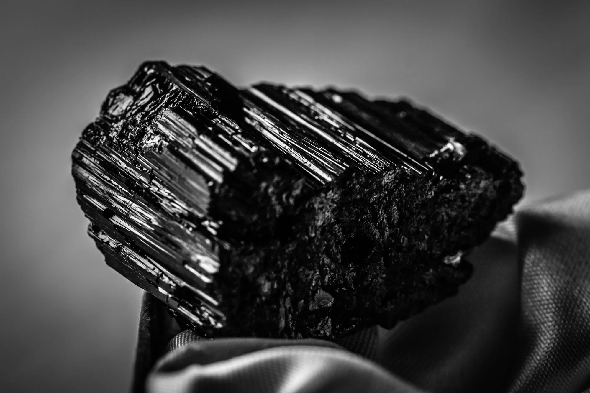 tourmaline-noire-incontournable-en-lithotherapy