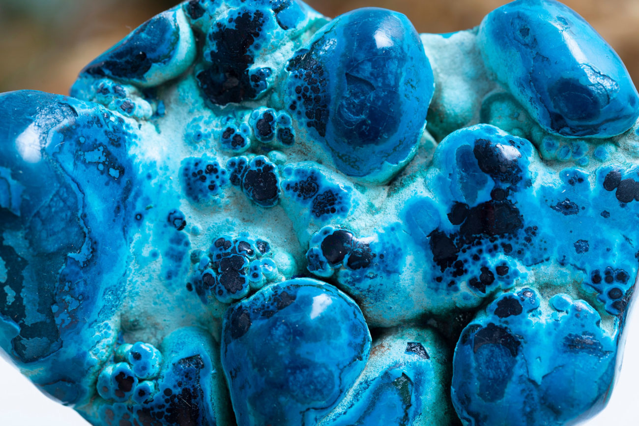 enfoque-en-sus-necesidades-personales-qué-puede-ayudarle-la-litoterapia-de-cristal